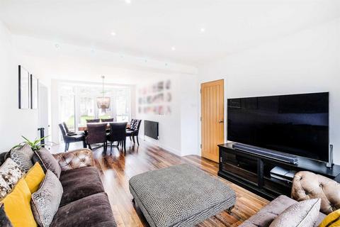 5 bedroom detached house for sale - Dovehouse Gardens, Chingford