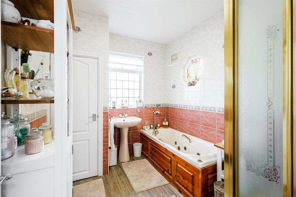 72 Leadale Avenue-8 resized.jpg
