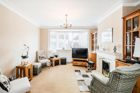 72 Leadale Avenue, London, E4 8AY