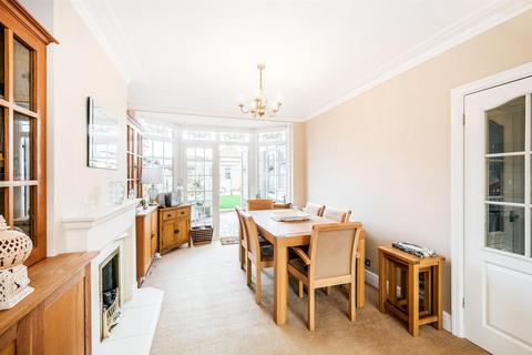72 Leadale Avenue, London, E4 8AY