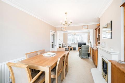 72 Leadale Avenue, London, E4 8AY