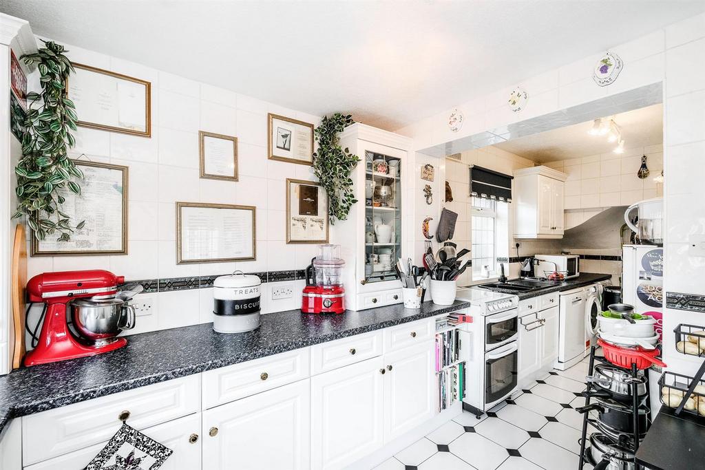 72 Leadale Avenue-16 resized.jpg