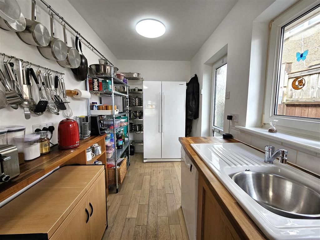 KITCHEN.jpg