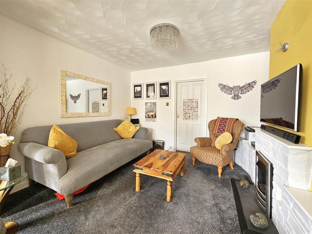 LIVING ROOM 2.jpg