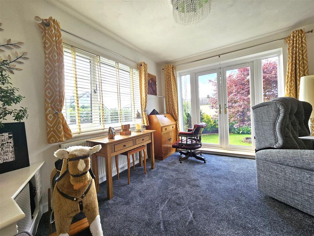 LIVING ROOM 3.jpg