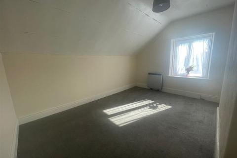 3 bedroom flat for sale, Atwick Road, Hornsea
