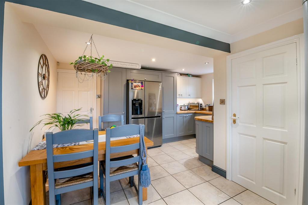 8569882-interior09.jpg