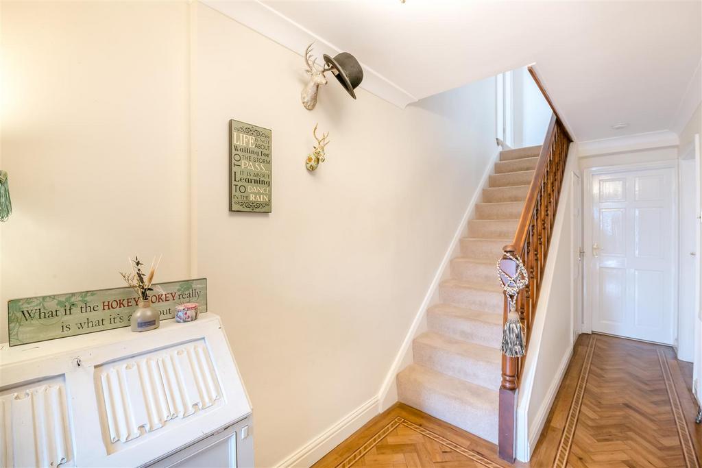 8569882-interior18.jpg