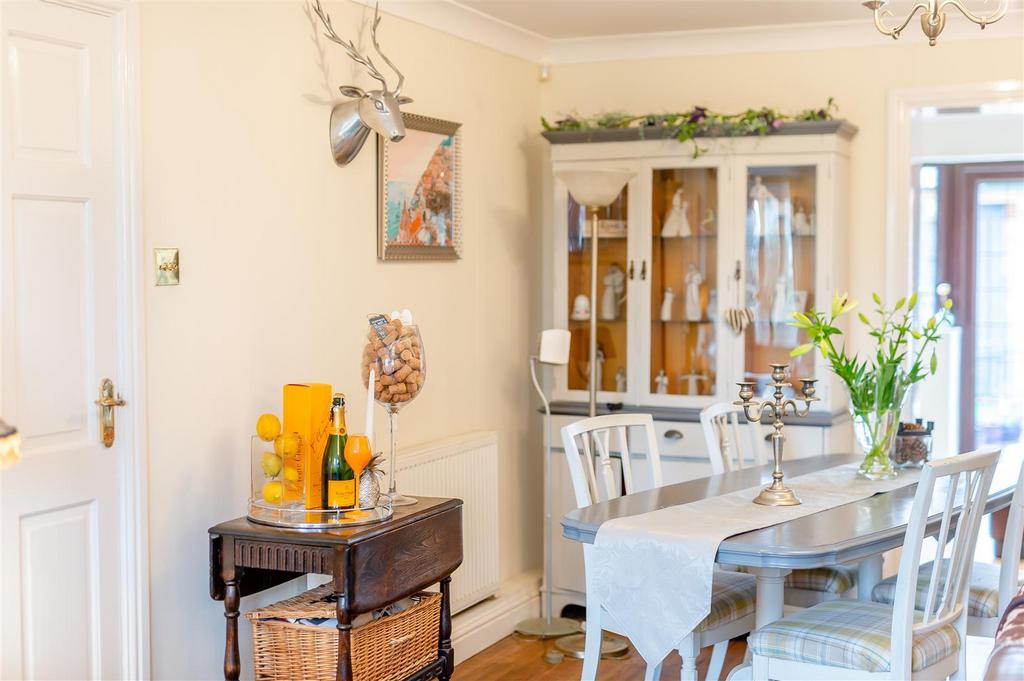 8569882-interior45.jpg