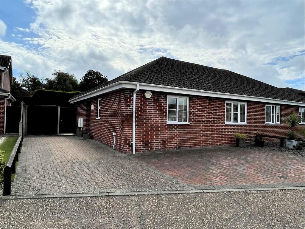 Mulberry Close, South Oulton Broad 2 bed semidetached bungalow for