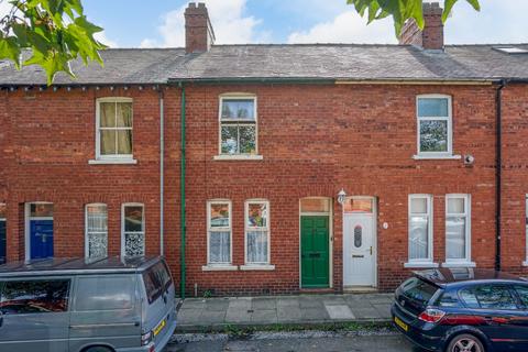 2 bedroom terraced house for sale - South Bank Avenue, York