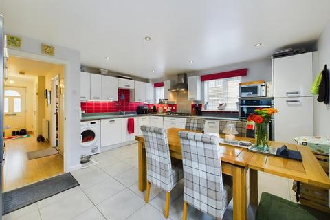 52 Bryn Uchaf, Bryn, Llanelli, SA14 9UQ