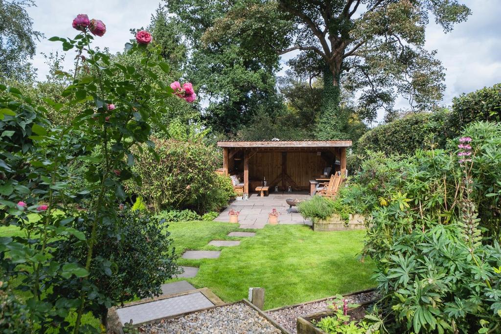 Luddington Hill, Utkinton 3 bed semidetached house for sale £585,000