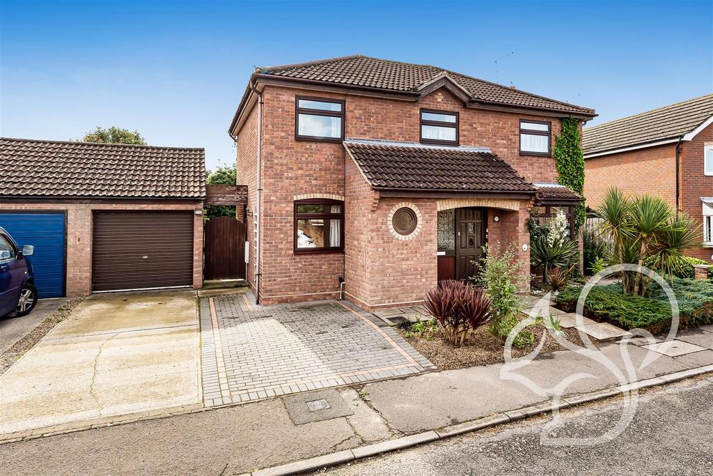 Gainsborough Close, West Mersea Colchester CO5 3 bed detached house for