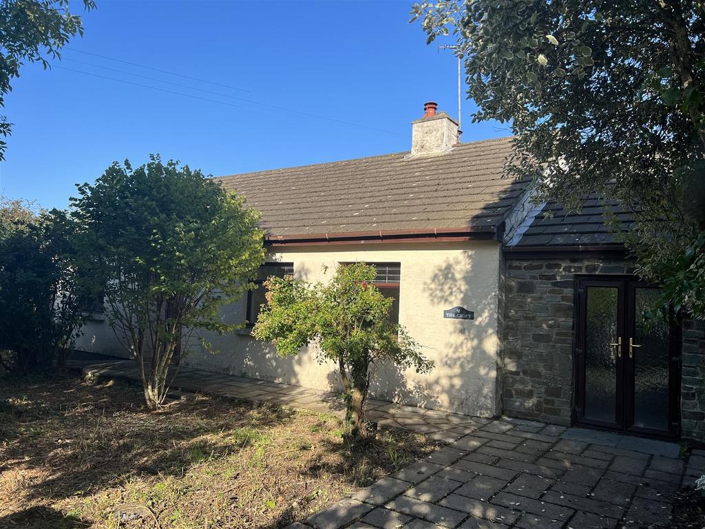 Thurston Lane, Sardis, Nr Haverfordwest 2 bed detached bungalow for
