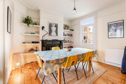 4 bedroom house for sale - Bushey Hill Road, London