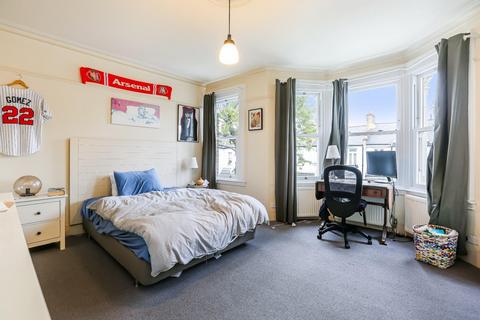 4 bedroom house for sale - Bushey Hill Road, London