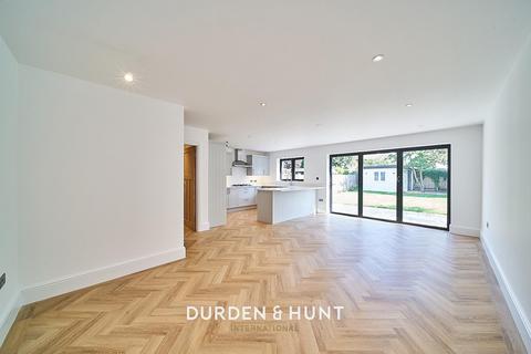 4 bedroom detached house for sale - Charles Street, Epping, CM16