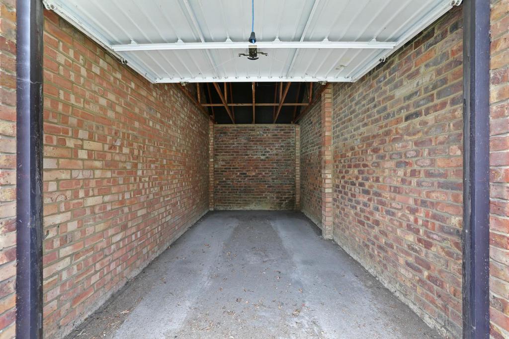 Garage 62 (9).jpg