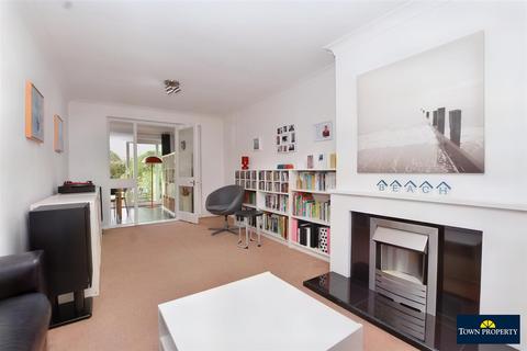 3 bedroom semi-detached house for sale, Aylesbury Avenue, Eastbourne