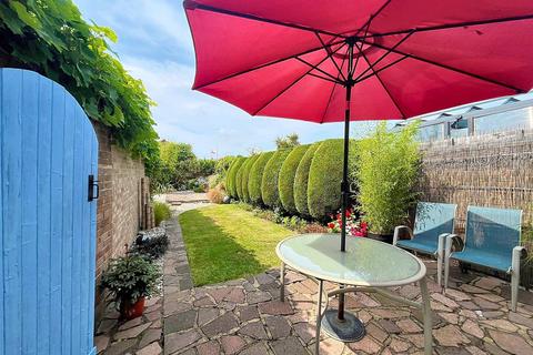 3 bedroom semi-detached house for sale, Aylesbury Avenue, Eastbourne