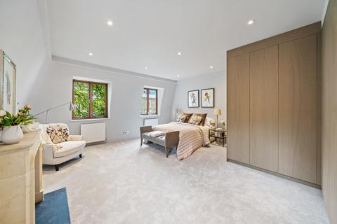 5 bedroom semi-detached house for sale, Warwick Gardens, London W14