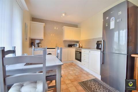 1 bedroom flat for sale, Sussex Gardens, Hucclecote