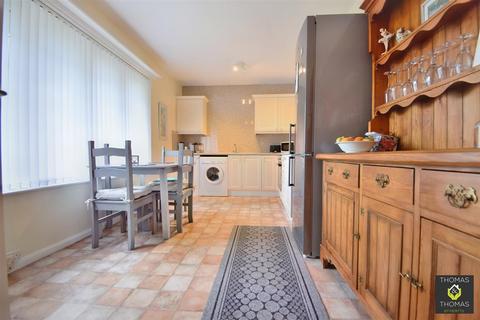 1 bedroom flat for sale, Sussex Gardens, Hucclecote