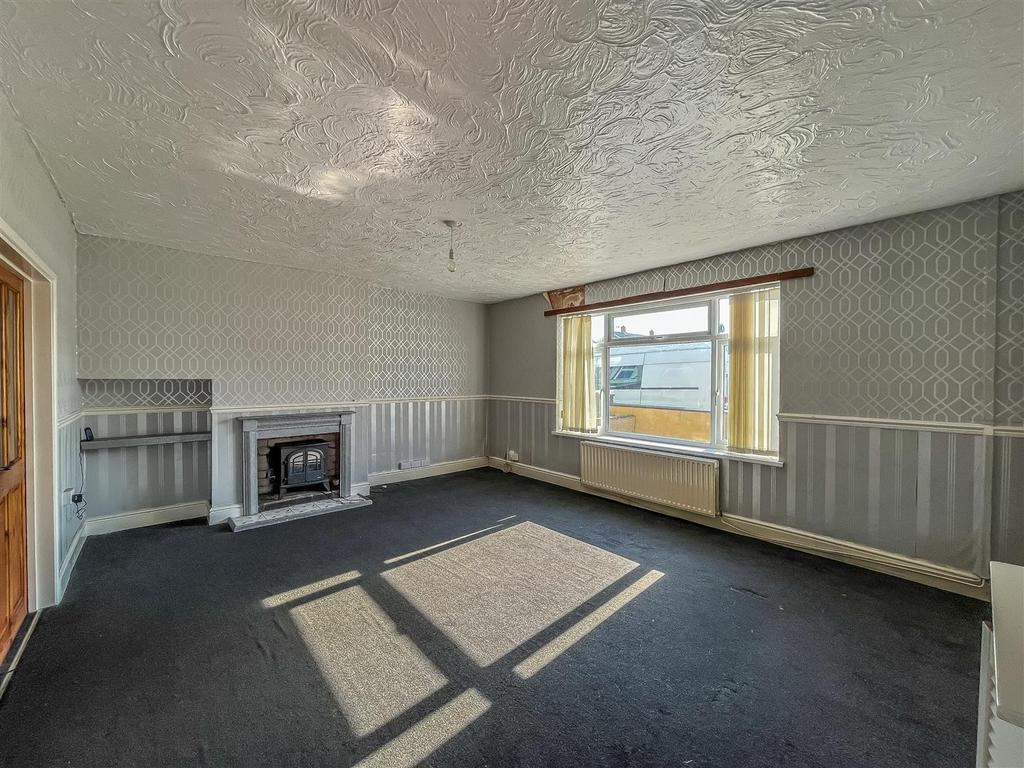 Marshfield Street, Newport 3 bed terraced house for sale £120,000