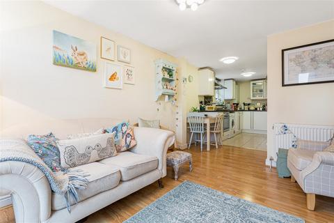 1 bedroom apartment to rent, Sumatra Road, West Hampstead NW6