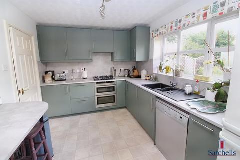 4 bedroom detached house for sale - Ivel Road, Shefford, SG17