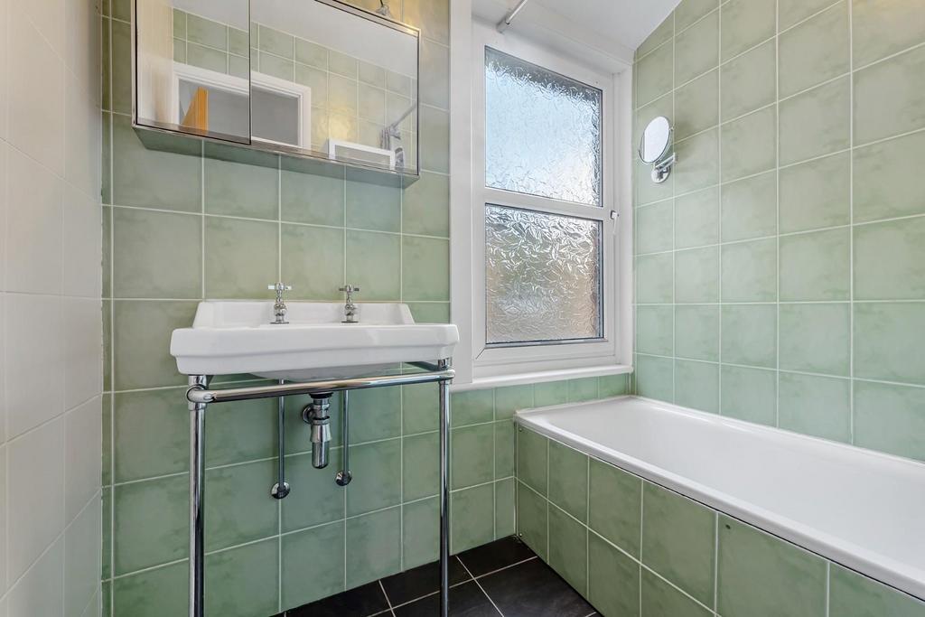 Bathroom.JPG