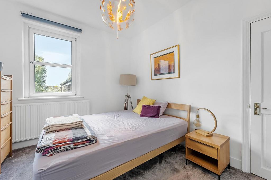 Bedroom 2.JPG