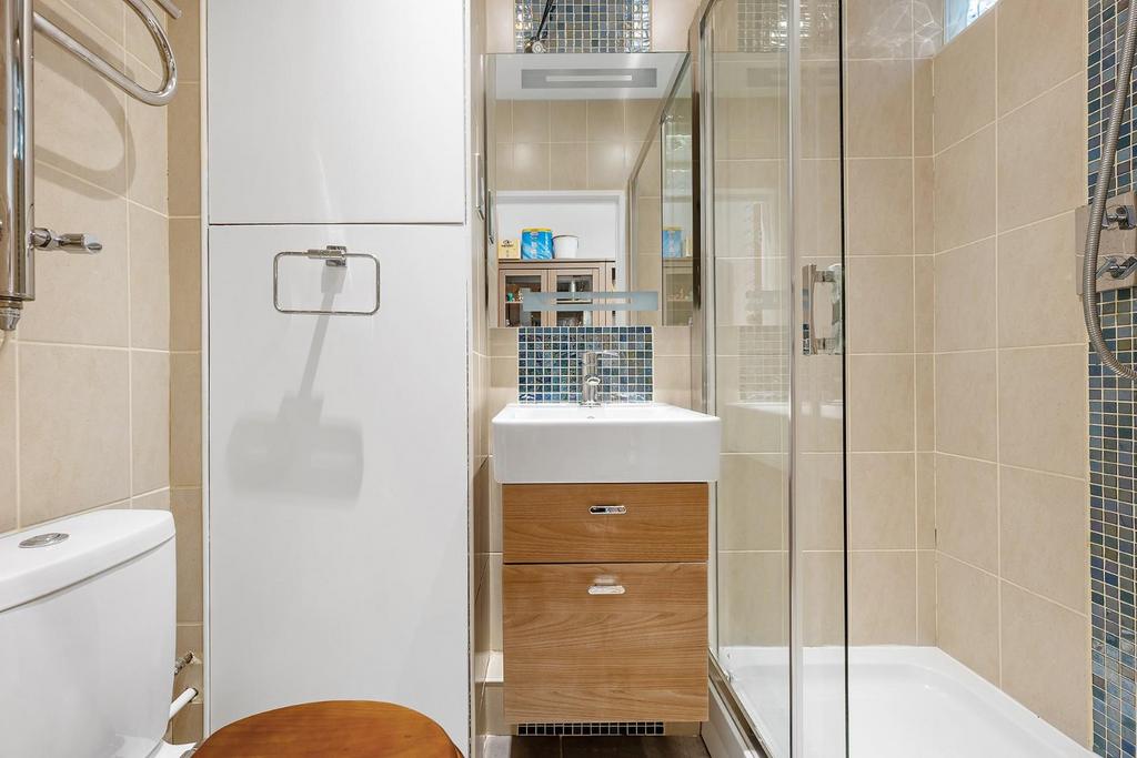 Shower Room.JPG