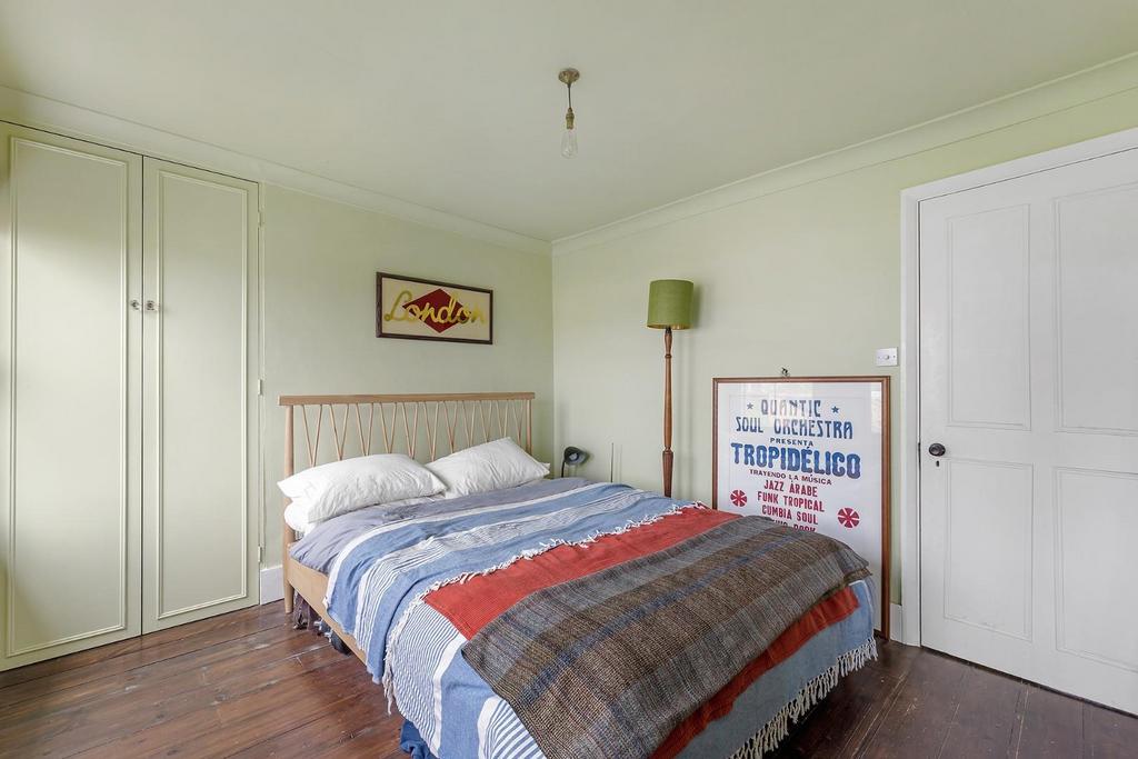 Bedroom (2).JPG