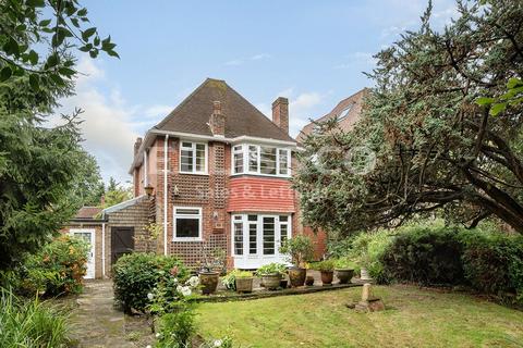 3 bedroom detached house for sale - Sunnyfield, Mill Hill, London, NW7