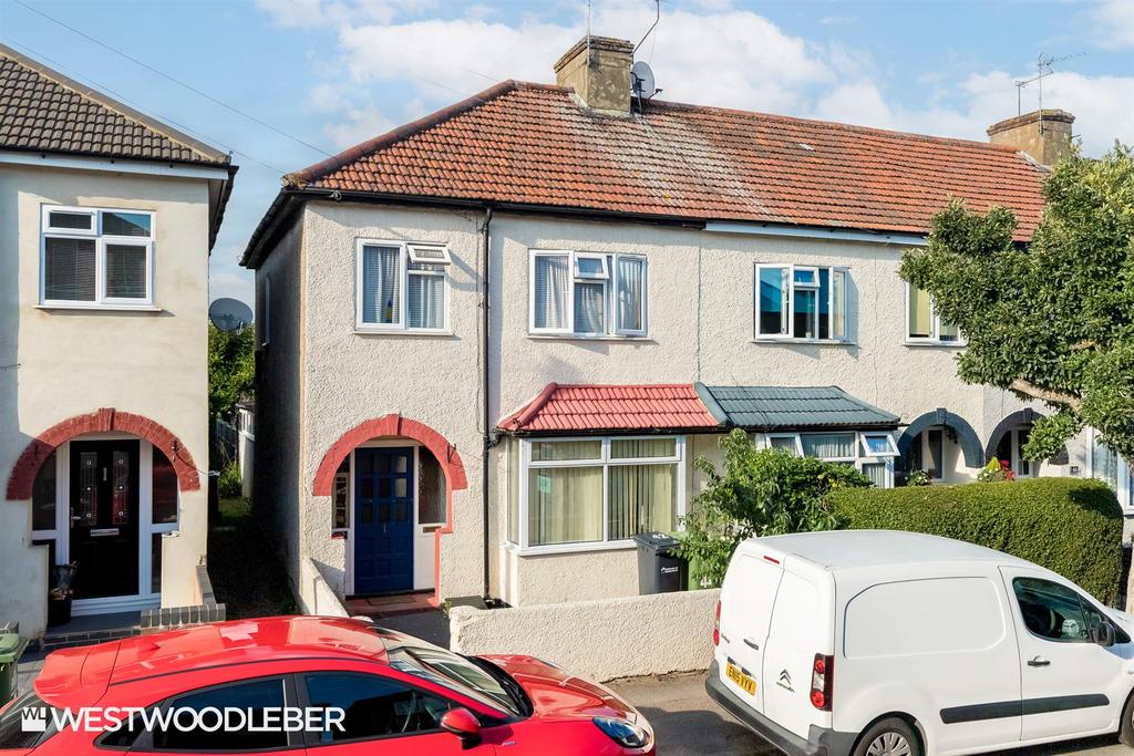 Murchison Road, Hoddesdon EN11 3 bed end of terrace house for sale £