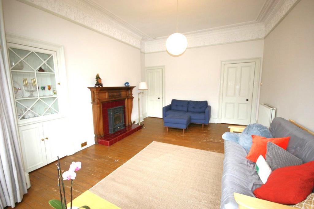Arden Street, Edinburgh 2 bed flat £1,600 pcm (£369 pw)