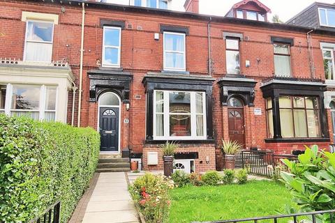 8 bedroom terraced house to rent, Ash Grove, Hyde Park, Leeds, LS6 1AX