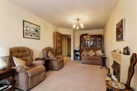 1 bedroom apartment for sale - River View Court, Wilford Lane, West Bridgford, Nottingham, NG2 7TA