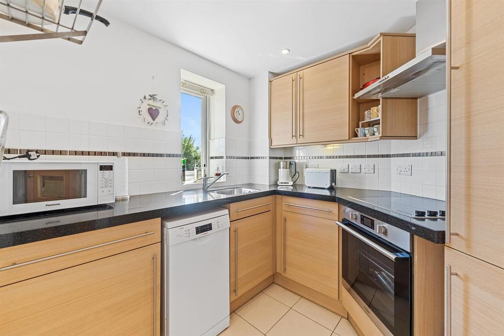 06-d504 ABMCS 31 Crayshaw Court-33-medium.jpg