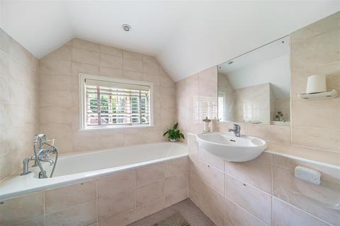 Kingshott Ropes Lane, Fernhurst, Haslemere, GU27 3JD