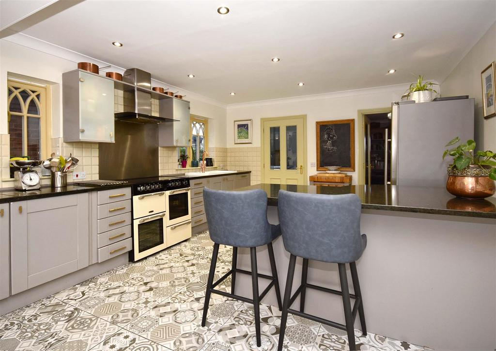 Fitzallen House, 3 Cound Park Drive, Cound, Shrewsbury 4 bed detached
