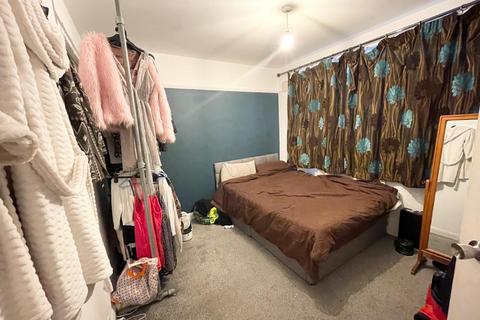 16 Penn Close, Greenford, UB6 9NS