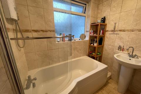16 Penn Close, Greenford, UB6 9NS