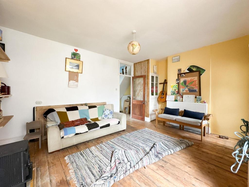 Kitchen/ Dining Room