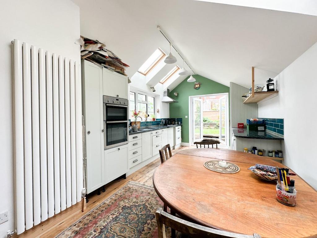 Kitchen/ Dining Room