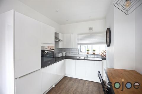 2 bedroom apartment to rent, Bridge Road, Oulton Broad, NR32