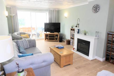 12 Aysshton Gardens, Callington, PL17 7DW