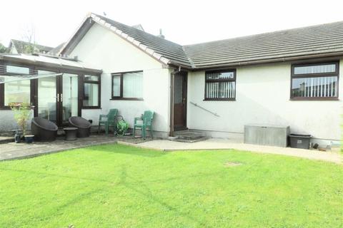12 Aysshton Gardens, Callington, PL17 7DW
